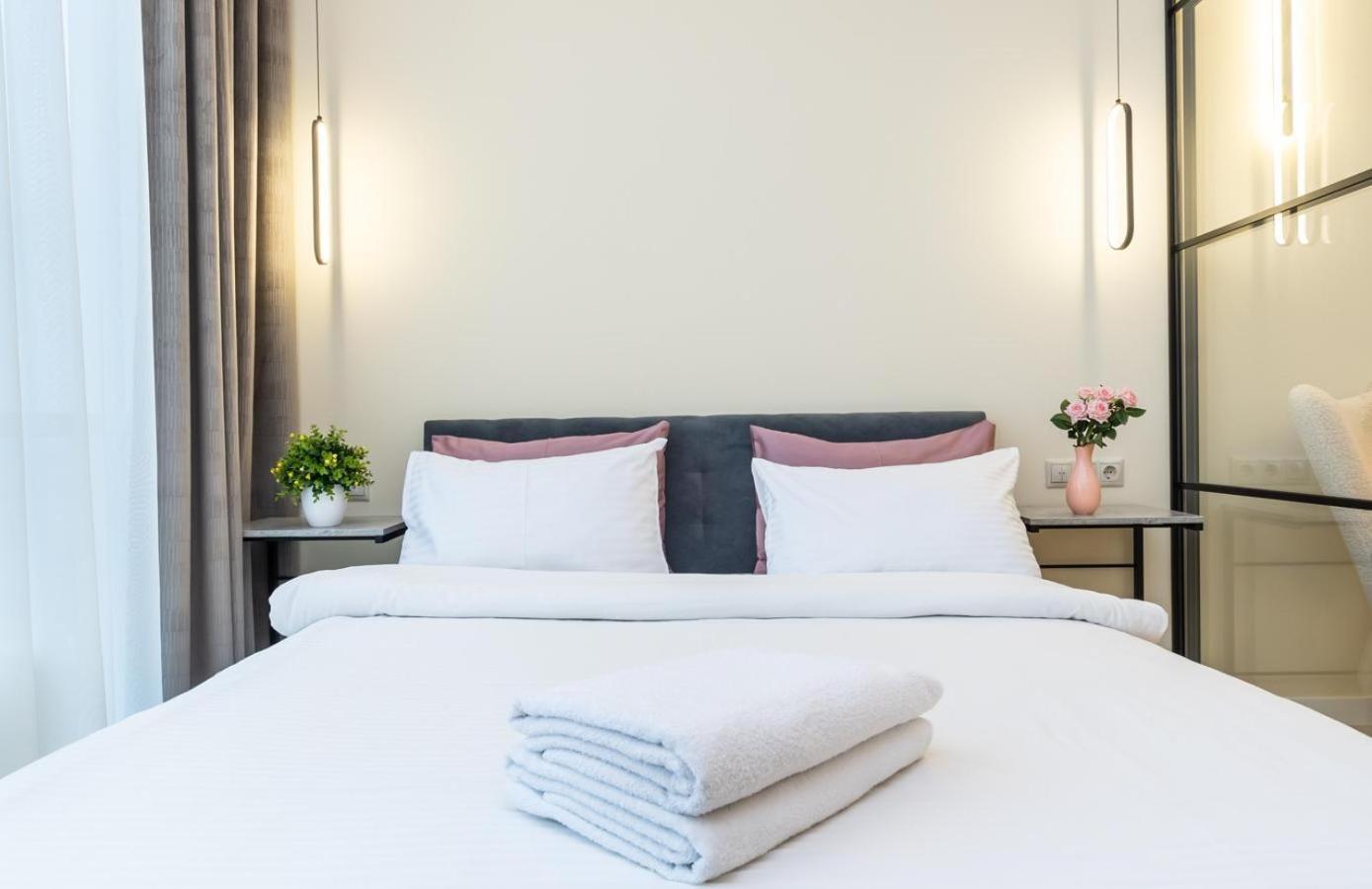 Comfort Near Minskaya Metro Station And Dreamtown Apartment Kyiv