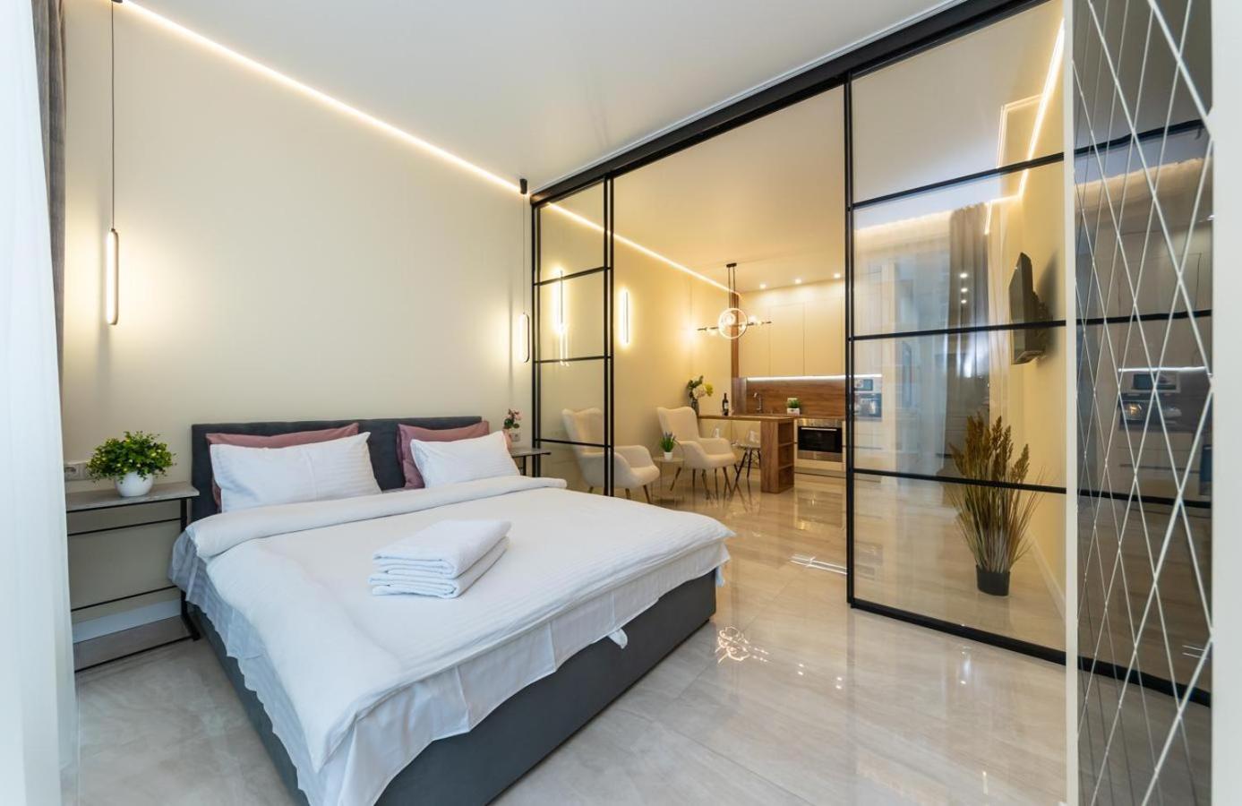 Comfort Near Minskaya Metro Station And Dreamtown * Kyiv