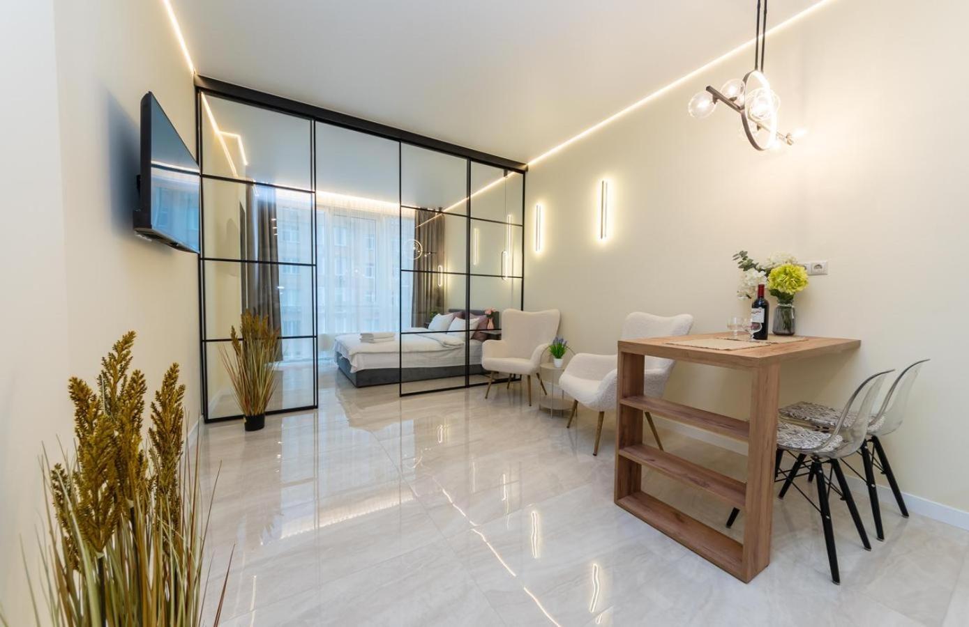 Comfort Near Minskaya Metro Station And Dreamtown Apartment *